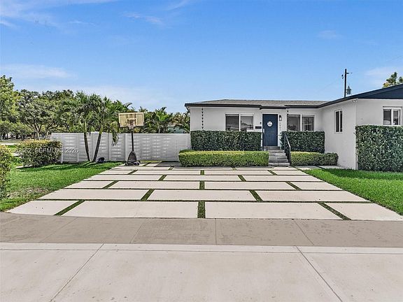 3rd image of 2401 SW 83rd Ave