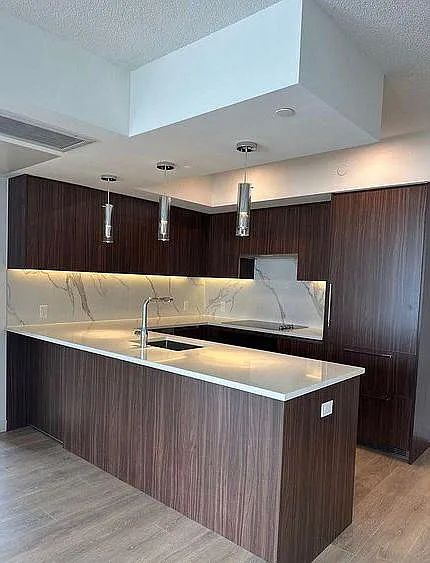 3 bed, 1000 sqft, $4,500 — Photo 3
