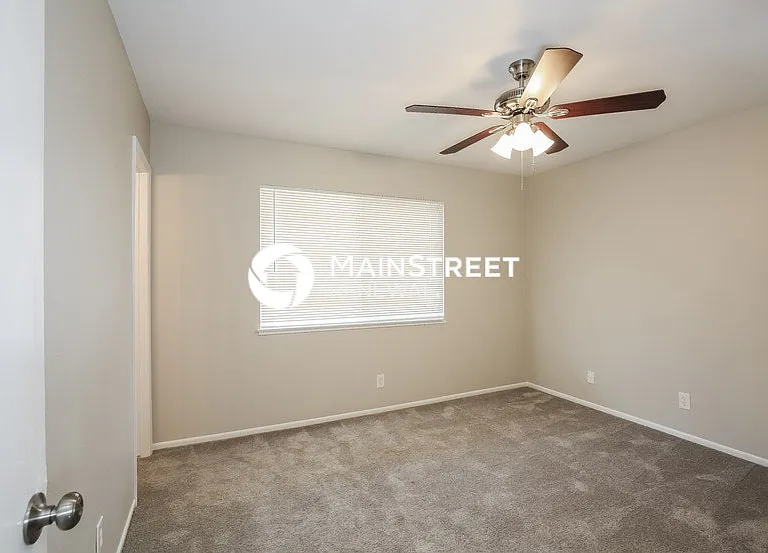 2126 Citroen St — Photo 11
