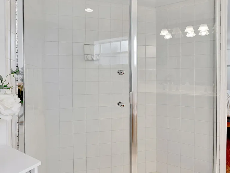 2436 Holly Ln — Photo 3