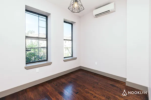 Rented by Nooklyn NYC LLC | media 45