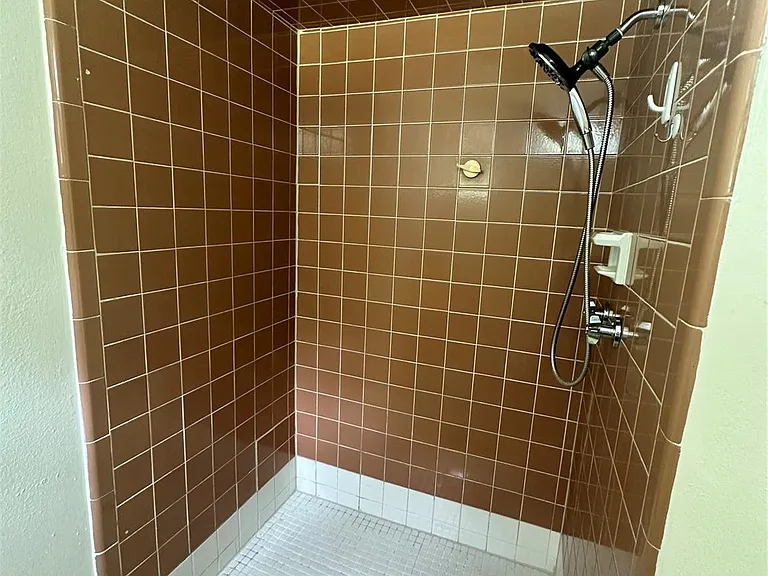 5919 Ludington Dr — Photo 13
