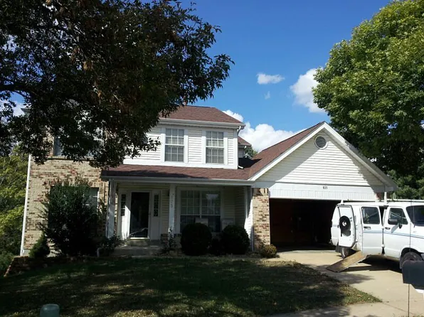 825 Dogwood Grove Ct, Ballwin, MO 63021