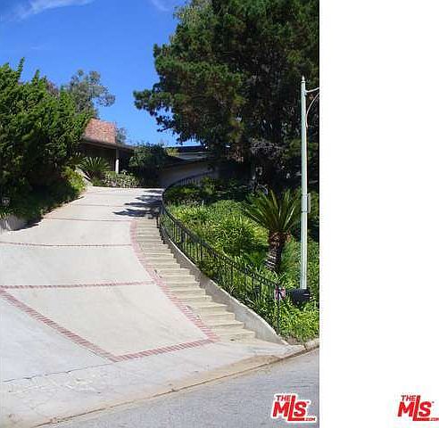 1st image of 130 Ashdale Ave