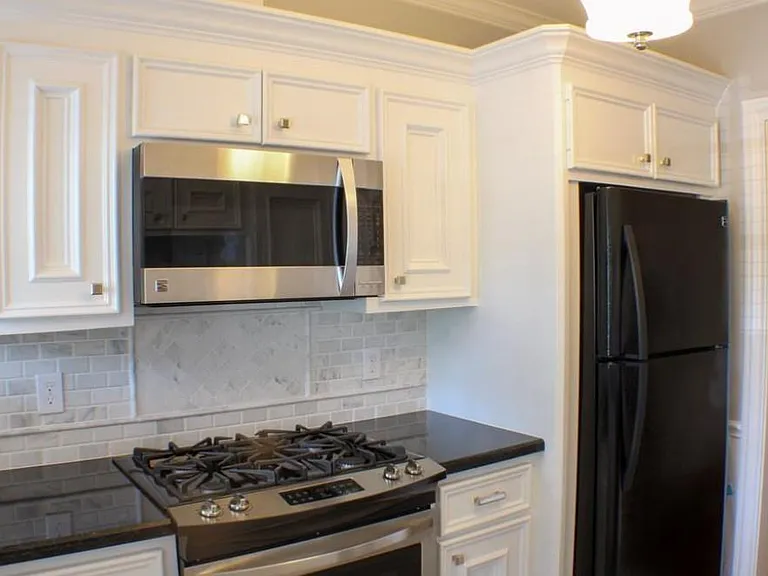 4630 Clay St #2 — Photo 8