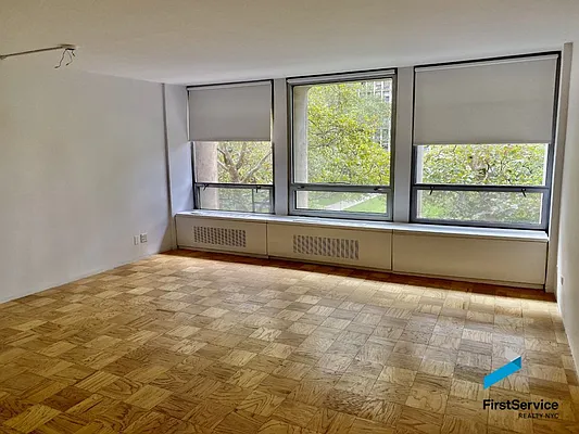 Rented by FirstService Realty (legacy) | media 15