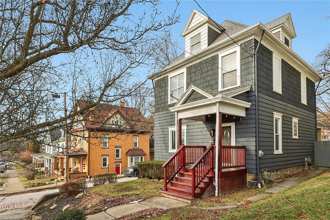 440 E Pearl St photo 1