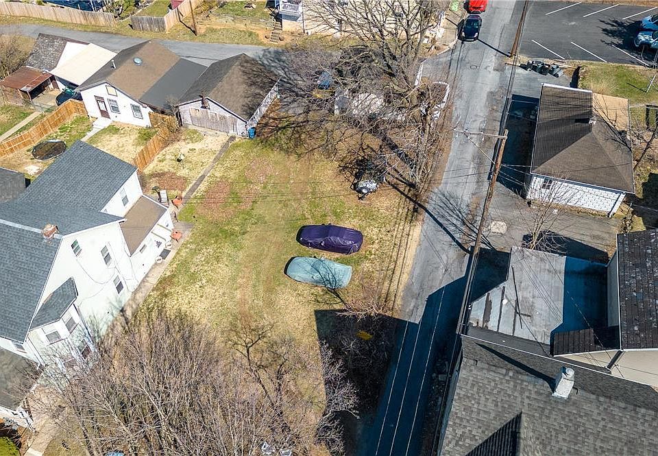 2nd image of 25 N 17th St
