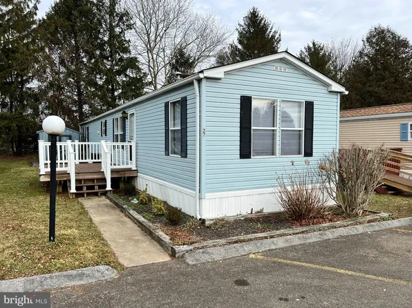27 Vintage Ln, Honey Brook, PA 19344