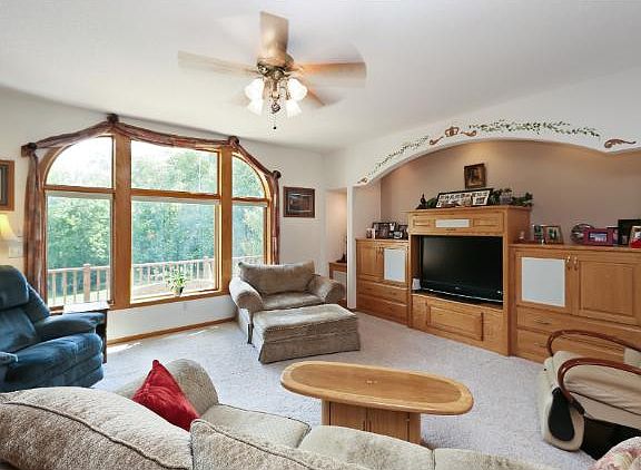 5th image of 9600 Ridge Dr