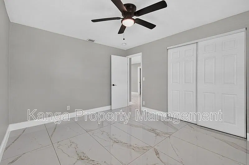 3 bed, 2.0 bath, 1124 sqft, $2,895 — Photo 4