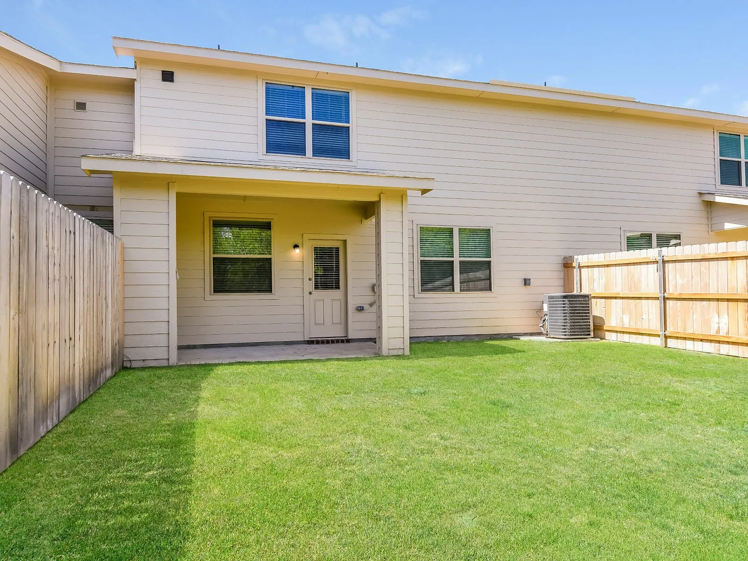 Cardinal Townhomes — Photo 3