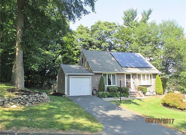 1st image of 6 Orchard Ln