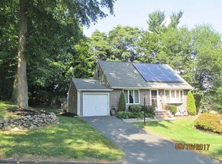 6 Orchard Ln, Nanuet, NY 10954