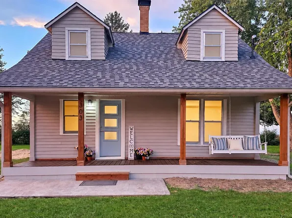 303 Cedar St, Mondamin, IA 51557