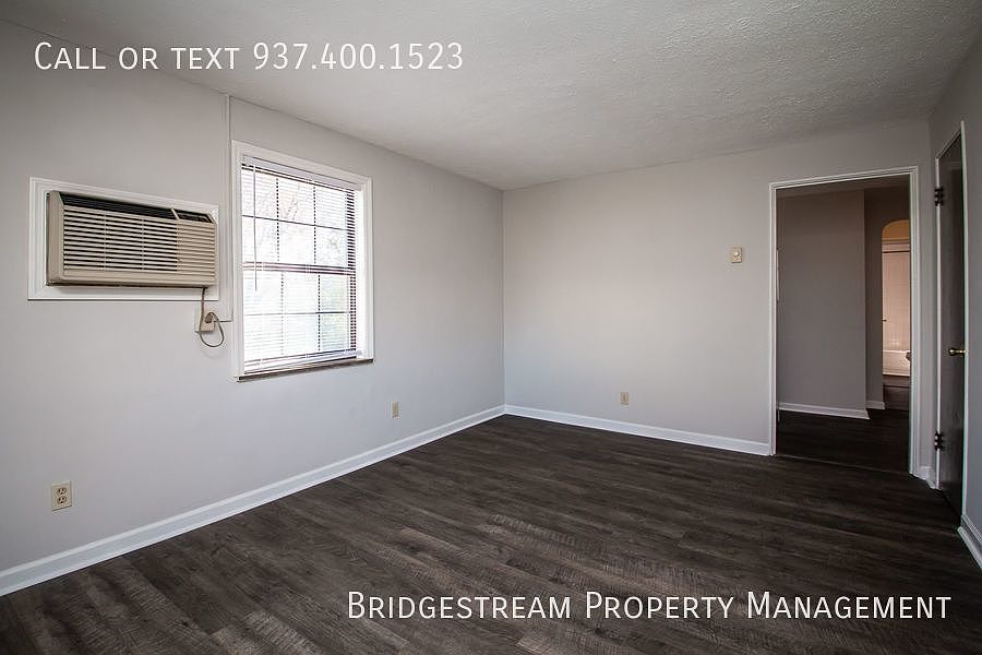 1st image of 556 Wiltshire Blvd #C
