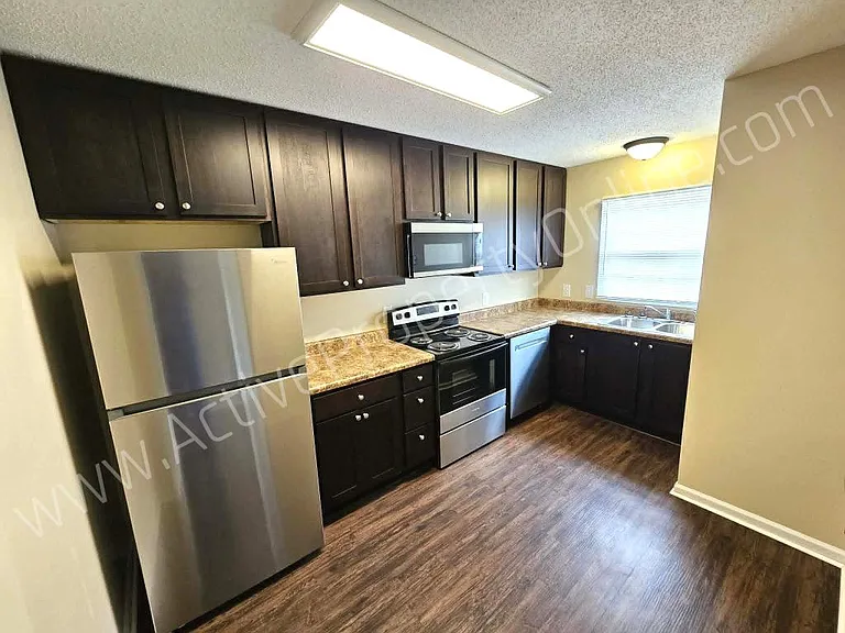 130 Calloway Dr #B — Photo 3