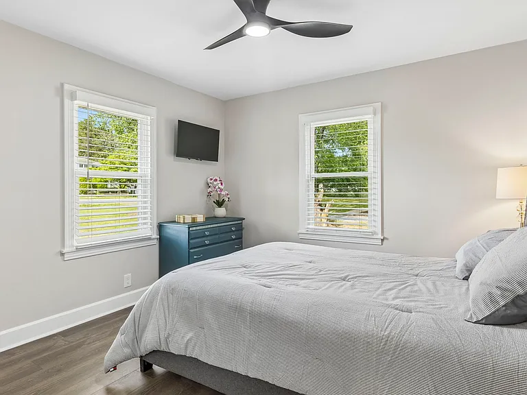 715 Lynn St — Photo 19