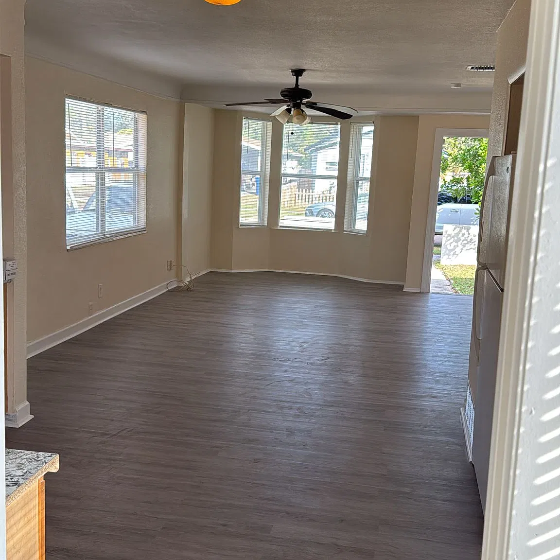 3 bed, 1428 sqft, $2,800 — Photo 3