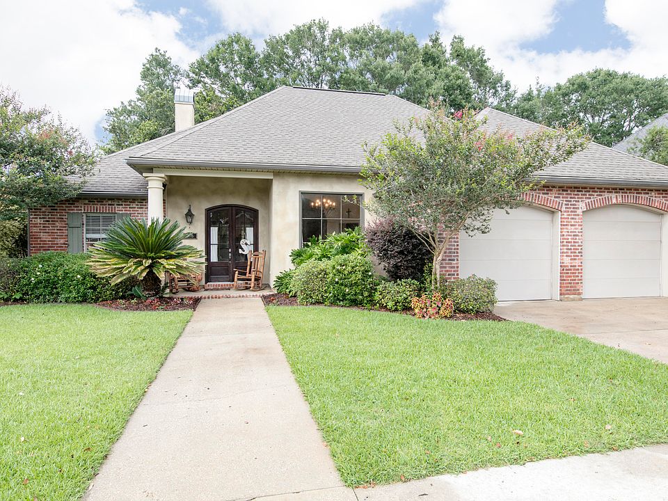 1st image of 206 Sandhurst Dr