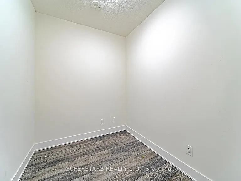 188 Fairview Mall Dr #2216 — Photo 10