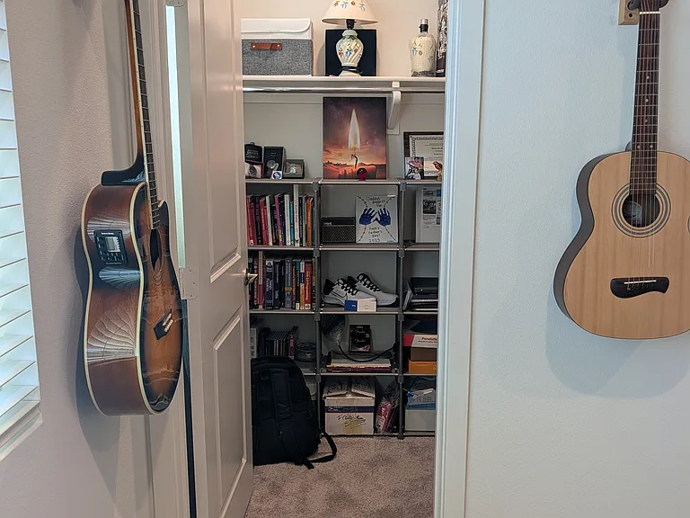 Office / 3rd bedroom walk-in closet