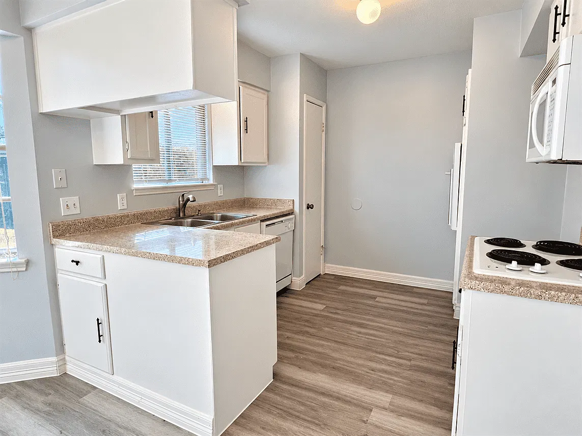 4 bed, 1430 sqft, $1,750 — Photo 3