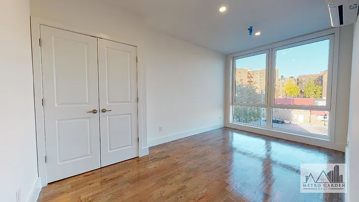 Rented by Metro Garden Realty NYC | media 51