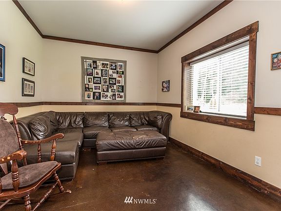 4th image of 8221 198th Street NW