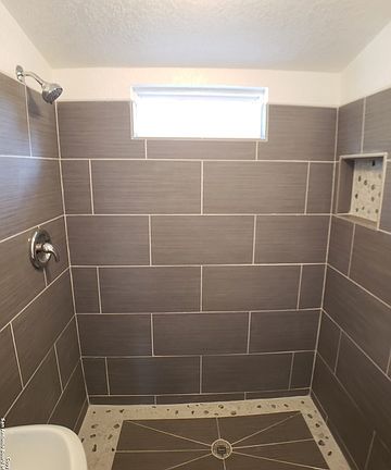 5th image of 205 W Lambert St