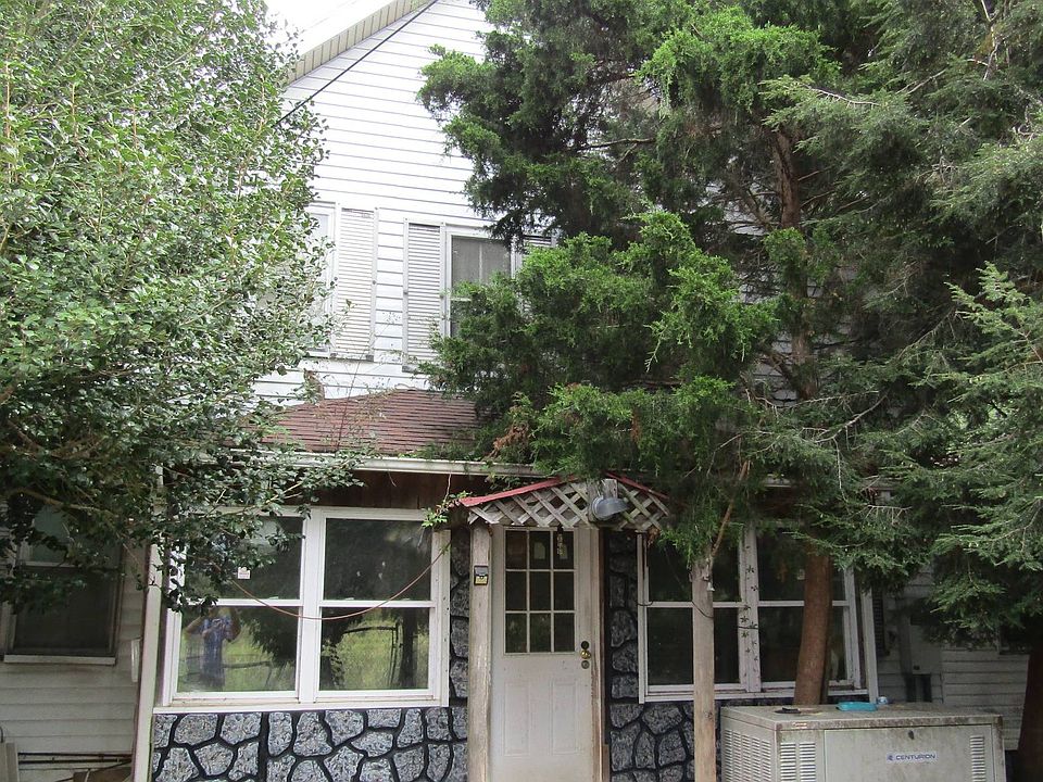 2nd image of 1704 Vanderhoof Rd