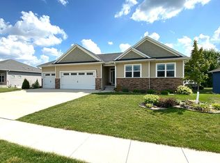 4219 Wild Horse Dr, Cedar Falls, IA 50613