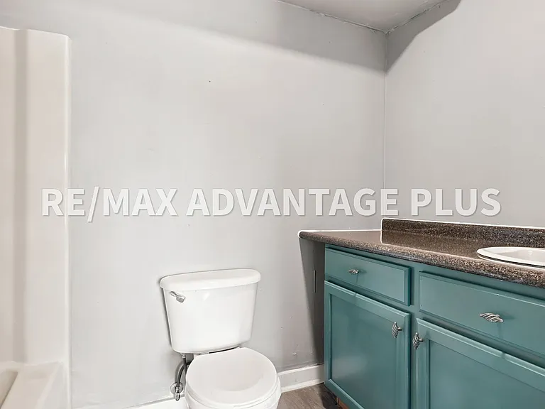327 Thomas Jefferson Hwy — Photo 38