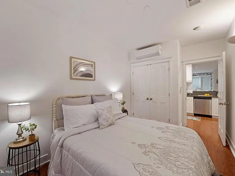 1439 W St NW #1 — Photo 13