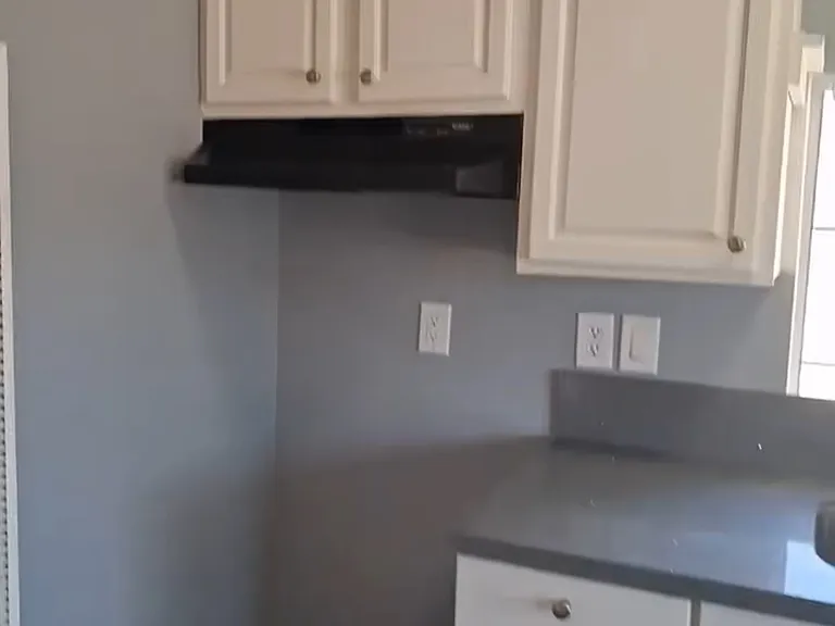561 W Williams St #1 — Photo 3