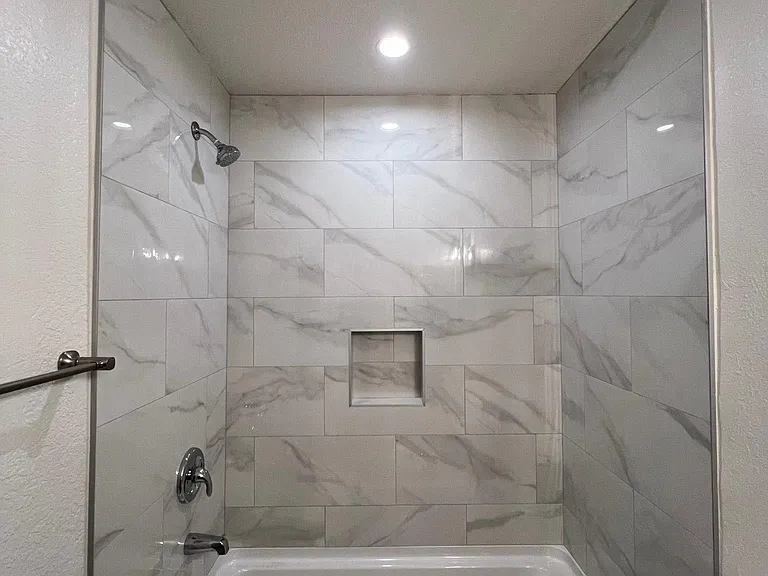 2020 Indiana St — Photo 17