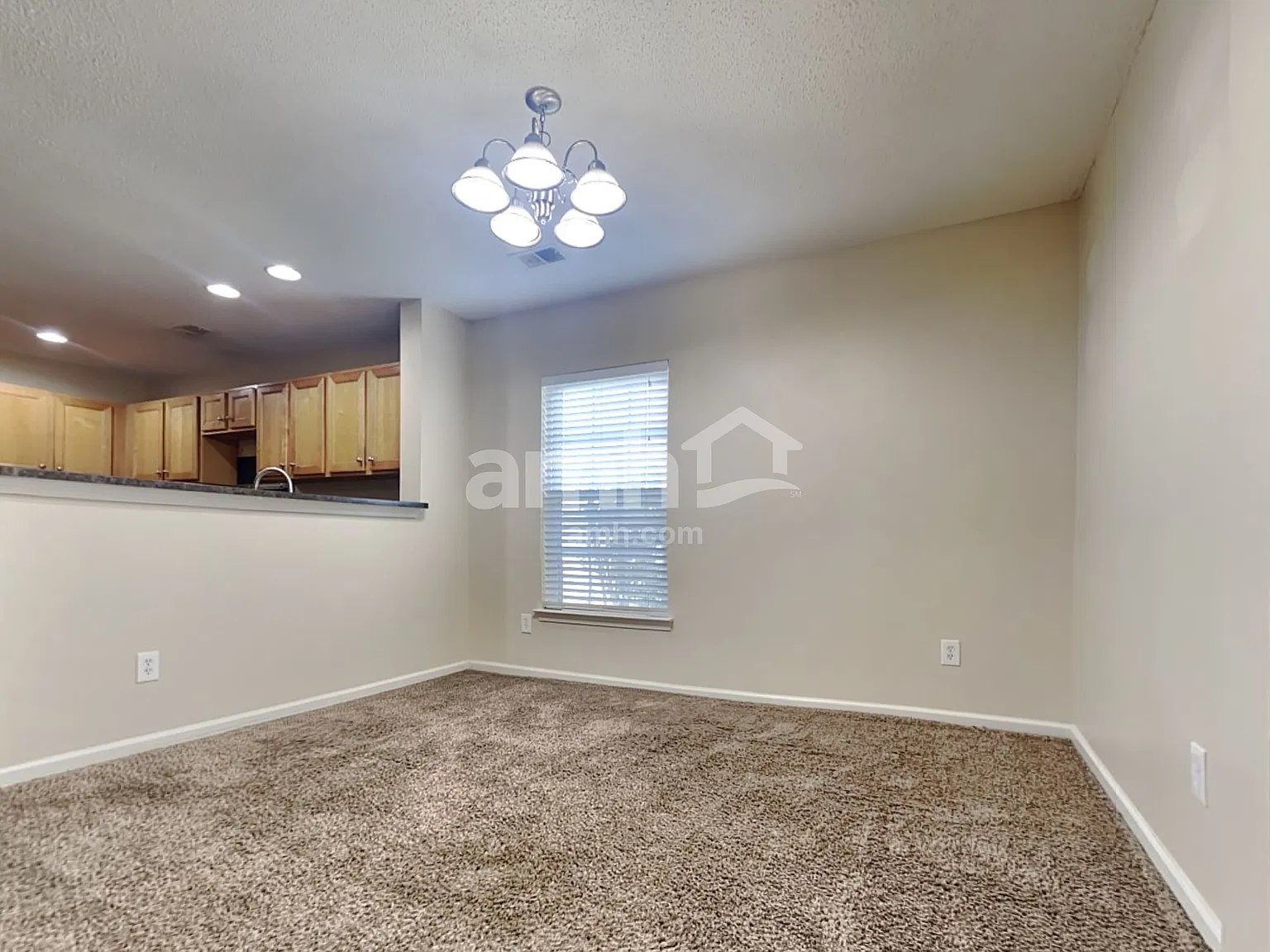 5 bed, 4.0 bath, 2508 sqft, $2,800 — Photo 4