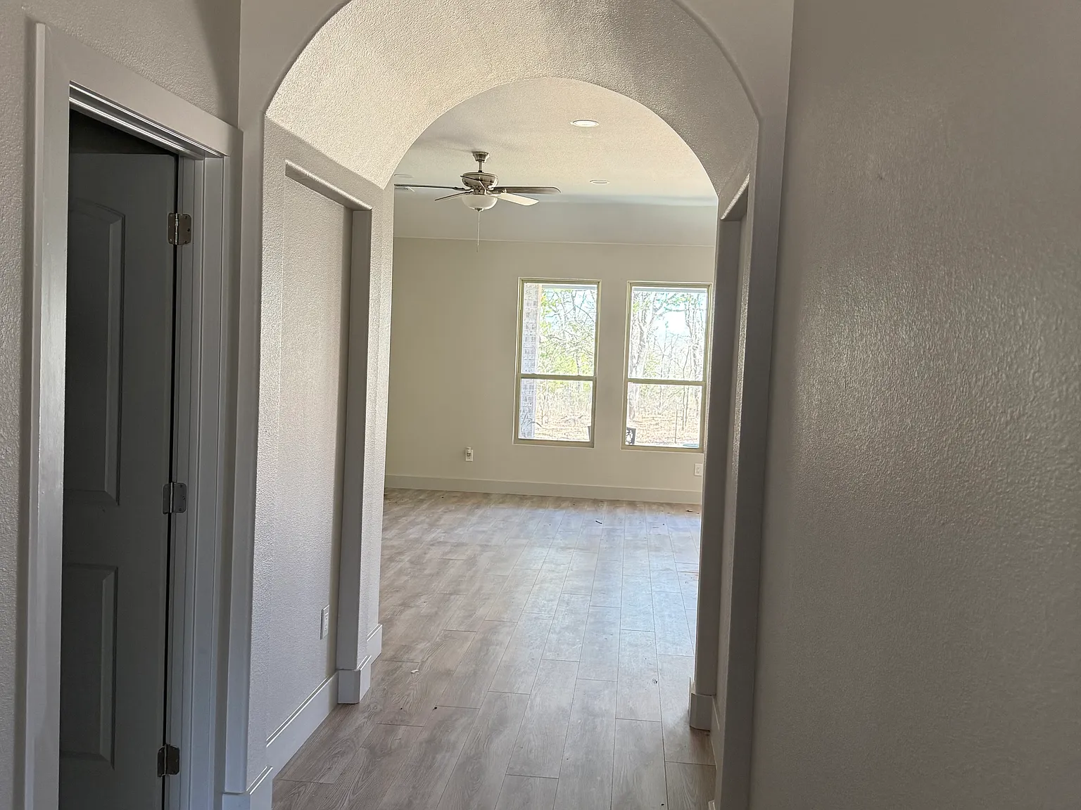 4 bed, 2300 sqft, $2,400 — Photo 4