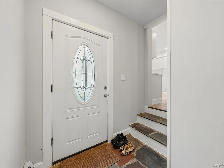 12 Dickerson Pl — Photo 3