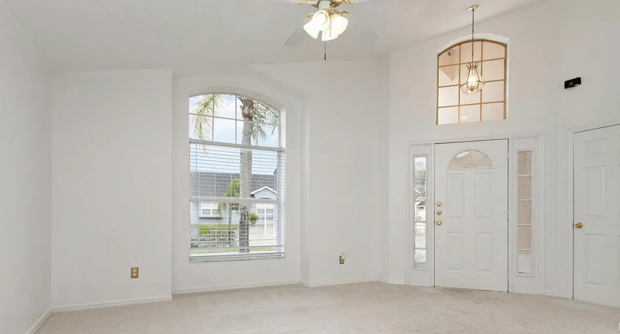 4 bed, 1921 sqft, $2,650 — Photo 4