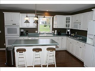 4th image of 8472 Suffolk Dr