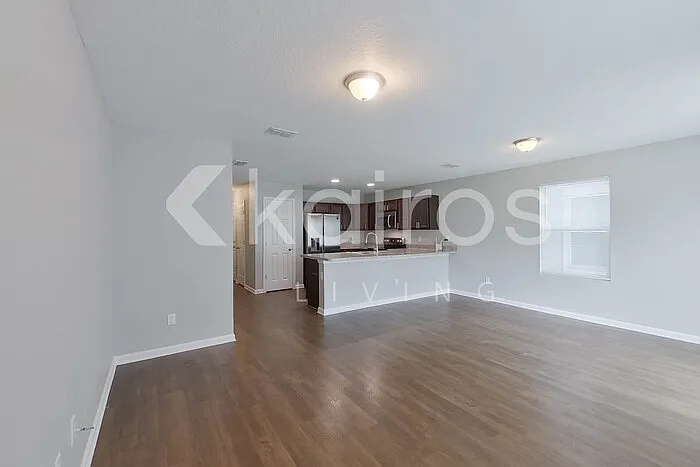 3 bed, 2.5 bath, 1409 sqft, $1,725 — Photo 3