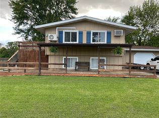 809 SW 4th St, CASEY, IL 62420