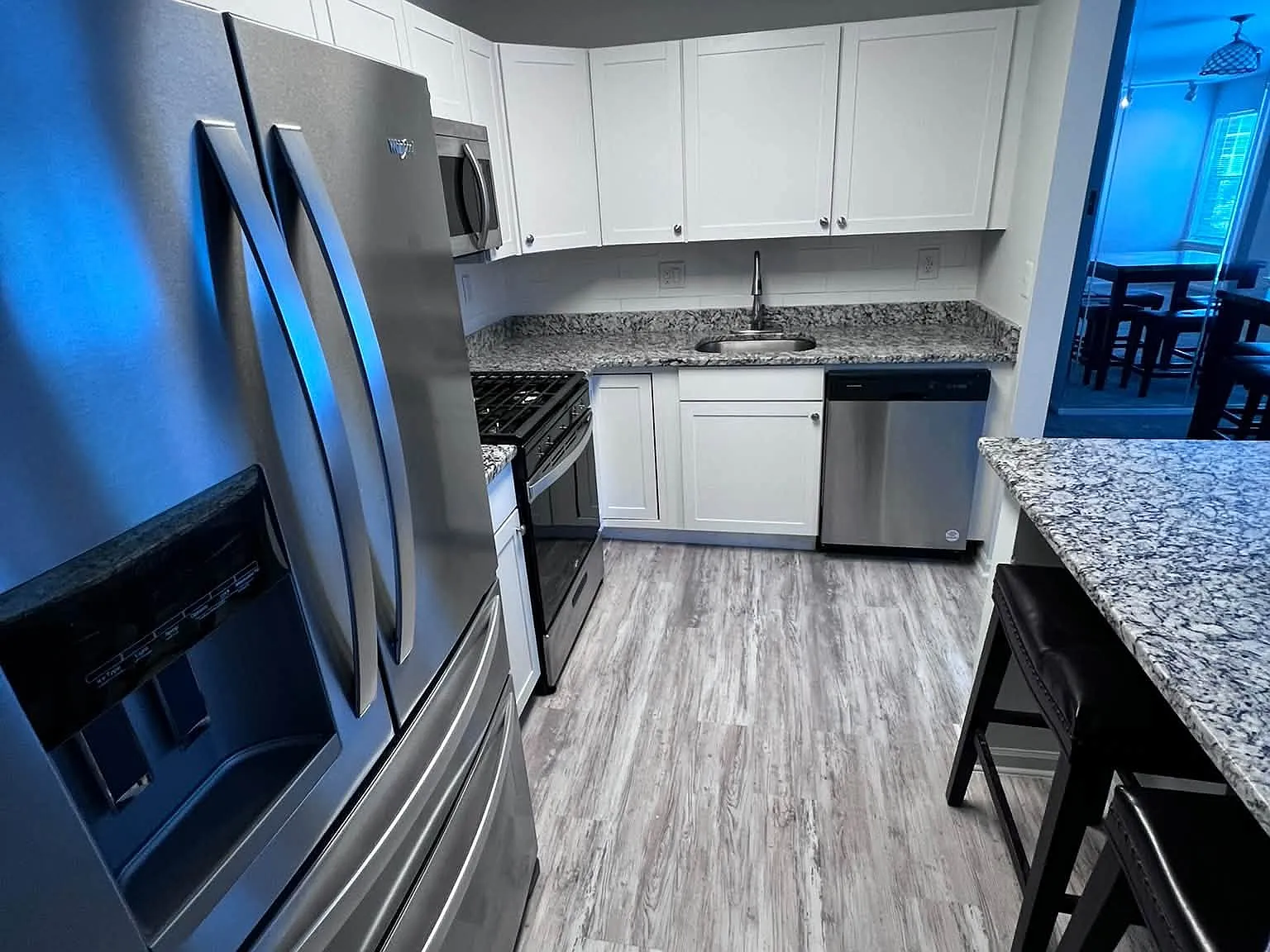 2 bed, 971 sqft, $2,250 — Photo 3