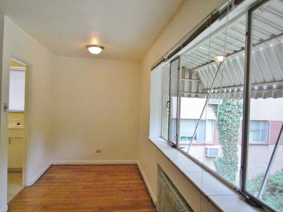 1st image of 680 N Pearl St APT 4