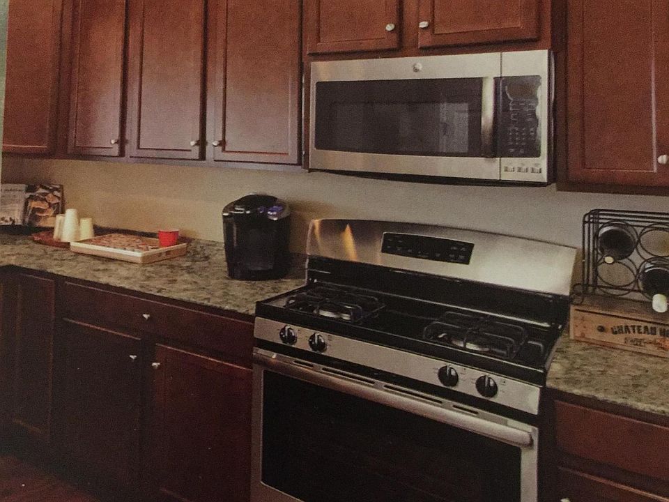 kitchen with Stainless steel appliances