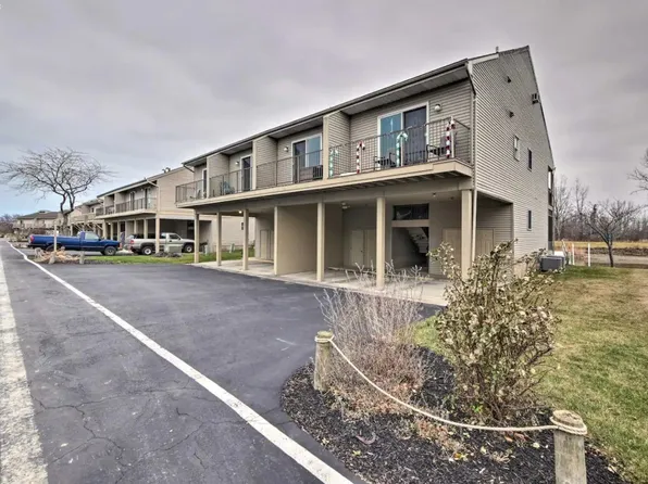 8906 W Canada Goose Ct, Oak Harbor, OH 43449