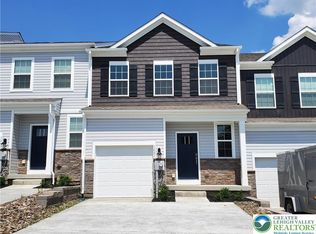 1081 Turnstone Dr, Fogelsville, PA 18051