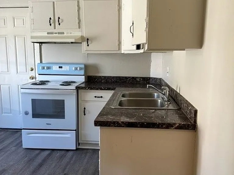 408 Radnor 2nd Fld #2ND FLR — Photo 3