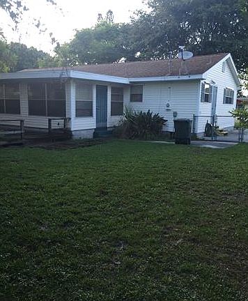 3rd image of 422 W Obispo Ave